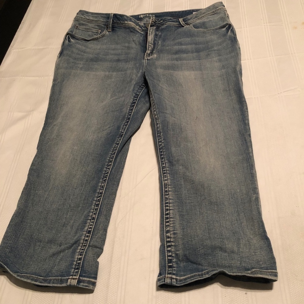 Revolution Brooke capri size 33 - leave cuffs down or roll up, new or like new